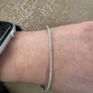 Elegant Sterling silver with zirconia oval bangle